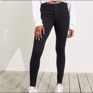 Black Hollister jeans